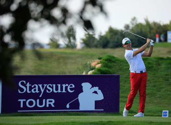 Atlevi takes narrow first round lead in Bulgaria