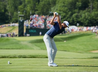 Johnson edges ahead at US Open