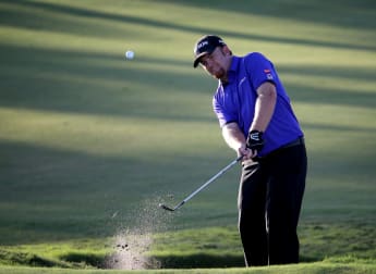 Holmes stands firm despite late blip