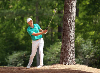 Spieth stays ahead at Augusta