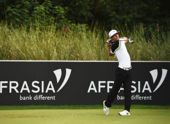 Olesen and Coetzee neck and neck in Mauritius