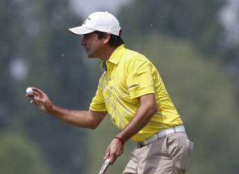 Aguilar edges ahead in Beijing