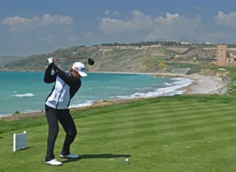 Olesen on course for maiden title