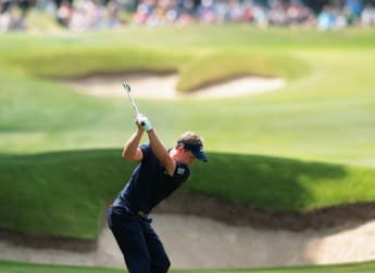 Donald closes in on title defence