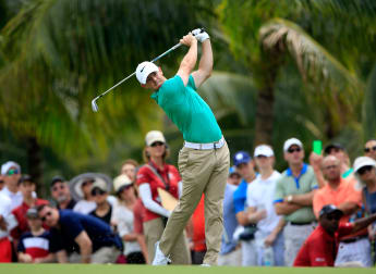 McIlroy shares lead in Florida