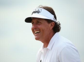 Mickelson moving in the right direction