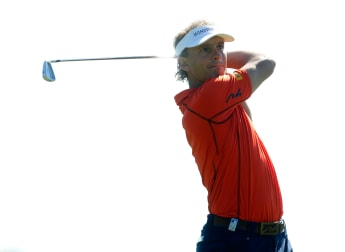 Luiten steps up title defence