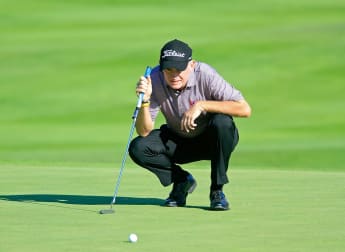 Chapman charges into Riviera lead