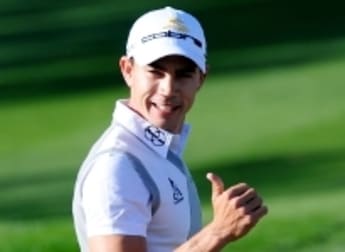 Villegas claims share of lead