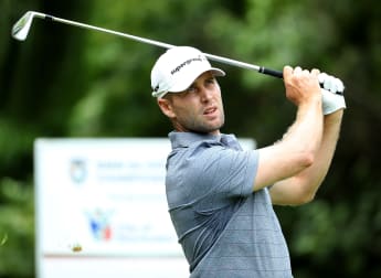 Fisher Jnr and Horne enjoy home comforts