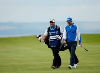 Brooks bounces back to lead at Gullane