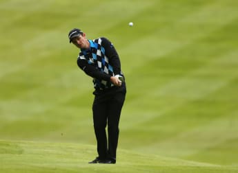 Rose and Ilonen seize early initiative