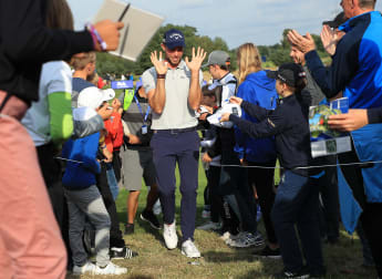 Hamburg support Hammered home for Bernd