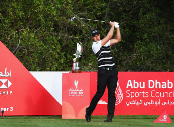 Stenson makes flying start in Abu Dhabi