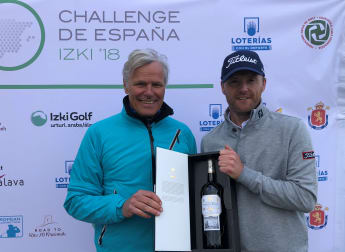 Hoey holes out for Spain ace