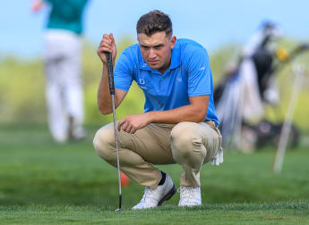 Composed Clements takes early lead in Portugal