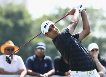 Leading duo keep their noses in front