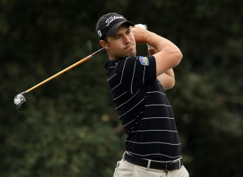 Gonnet goes into early lead