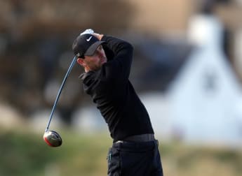 Schwartzel quick out the blocks in Perth