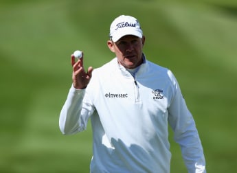 Kingston leads after dramatic opening day