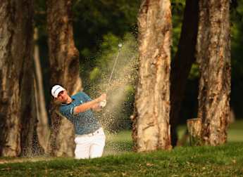 Rose eyes Chinese double in Shanghai