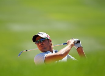 Goosen closing in on Rowe