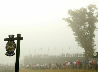 Play to resume shortly after fog