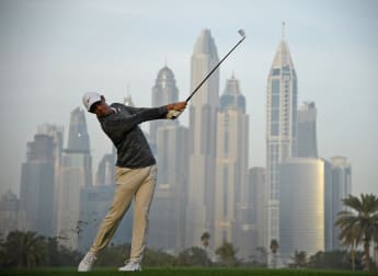 McIlroy surges into Dubai lead