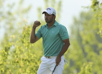 Larrazábal leads the way in China
