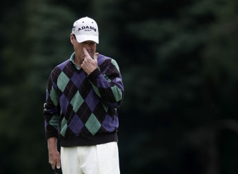 Eagle helps Watson soar into contention