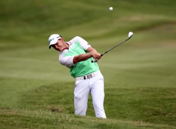 Hansen hits the front in South Africa