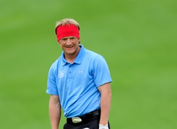 Edberg and Kingston lead at halfway