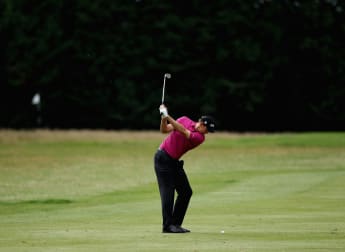 Hepworth surges into lead in Norway