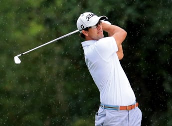 Scott stars as Fernandez-Castaño starts well