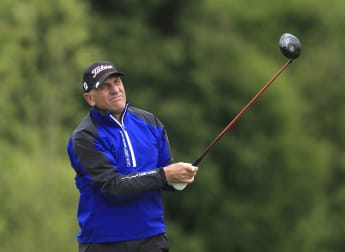 Longmuir storms to Stapleford Park lead