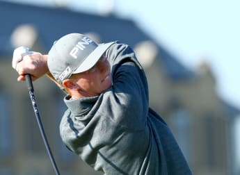 Fearless Mullen stays ahead in Scotland