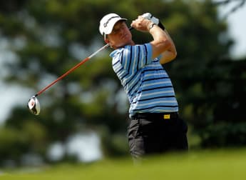 Verplank holds narrow lead