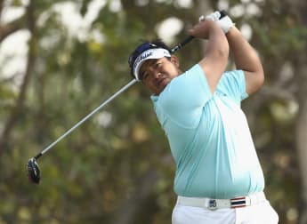 Aphibarnrat holds narrow lead