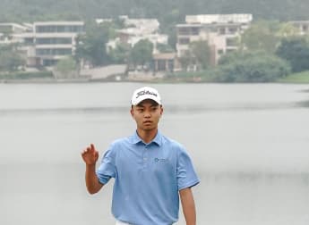 Wonderkid Yang makes cut in China