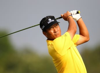 Choi surges clear