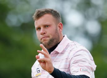 Johnston extends Scottish lead as Lampert eyes third win