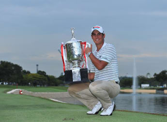 Marathon man Manassero soars to victory