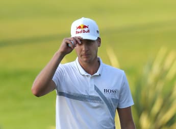 Schwab takes slender lead in Turkey