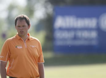 McLeary leads after record low in Disneyland