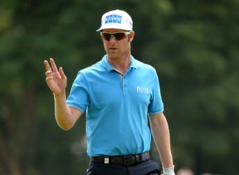 Late burst sees Ilonen lead in Ireland