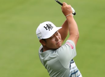 Tanihara edges towards last 16 in Texas