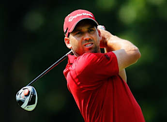 Garcia and co delayed by rain 