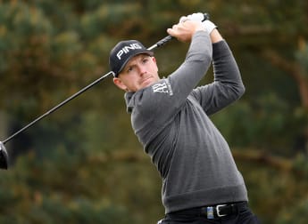 Flawless Wallace sets Southport target