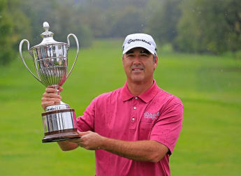 Dennis ready to defend in Italy 