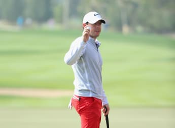 Big finish puts McIlroy in the mix